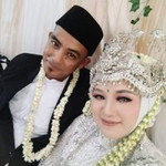 Dwi Apriyanti profile icon