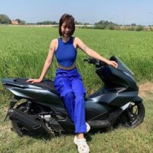 May Wee profile icon