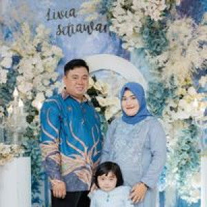 Lhina Reynaldi profile icon