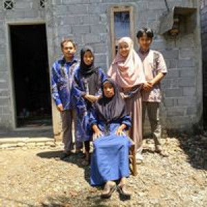 Ria Santi profile icon