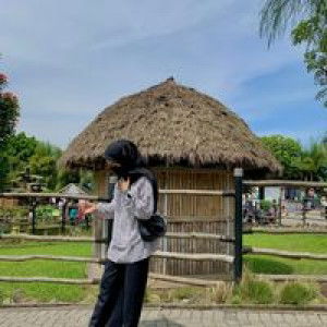 Suci Sakhbania Arista profile icon