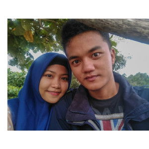 indri wahyuni profile icon