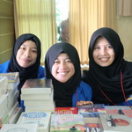 Ratna Fairuz profile icon