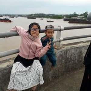 Ayu Tohir