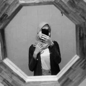 Putri Indah profile icon