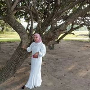 Tari Safitri profile icon