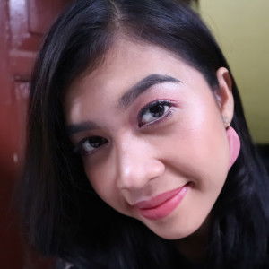 Julia Tinaya profile icon