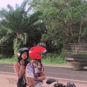 Anggraini Uput profile icon