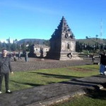 reni dwi agustin profile icon