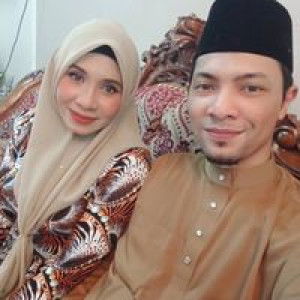 Efa Zainal profile icon