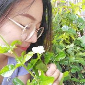 Noon Love profile icon