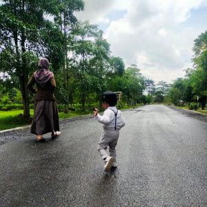 Mom Traveller profile icon