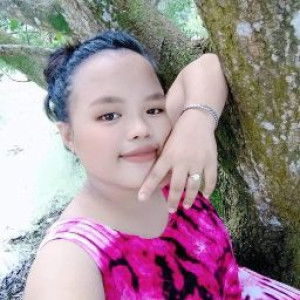 Nicole Piñares profile icon