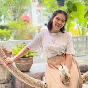 Ploy Manee profile icon