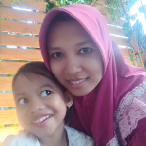 Mukaromah Putri profile icon