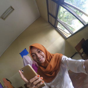 Yuniar Intan profile icon