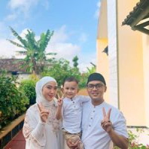 Intan Febrian profile icon