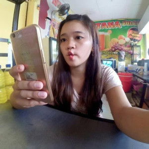 Titin setya putri profile icon