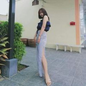 QU E EN profile icon