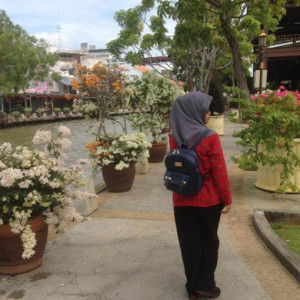 syifa azni profile icon