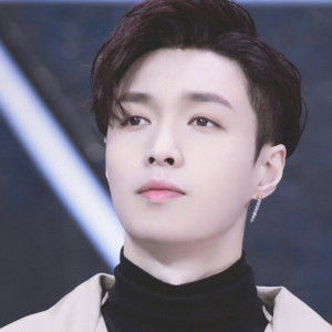 Lay Zhang profile icon