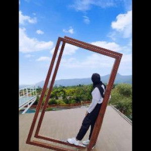 Leni Marlina profile icon