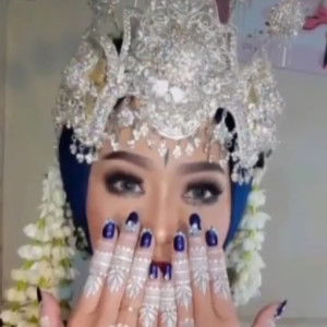 rindri husain (indri) profile icon