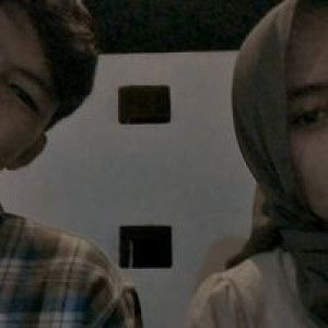 Putri Sariyati profile icon