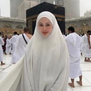 Aipah Qurotul Ain profile icon