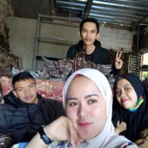 iis solihah profile icon