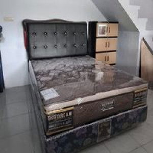 ella nuraini profile icon