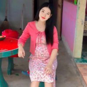 ชม'พู่ สา'ธิตา profile icon