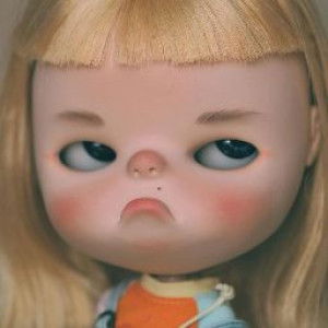 Ade her profile icon