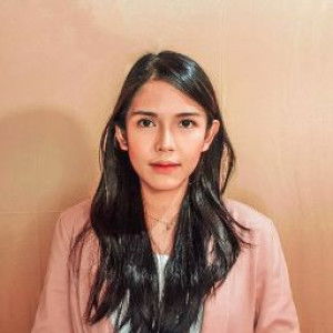 adrienne claresta profile icon