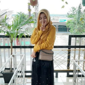 Yola Rovita profile icon