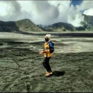 Lutfia Azizah profile icon