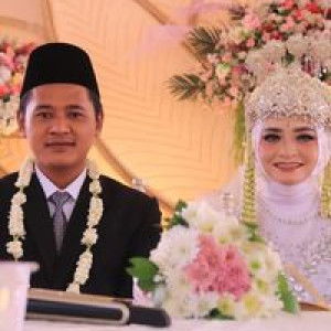 Tira Nia Agustin profile icon