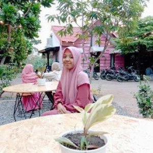 Lili Indrawati profile icon