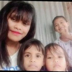 Lestari Tari profile icon