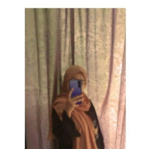 Ayu Valentina profile icon