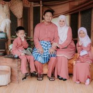 Nur Azie profile icon