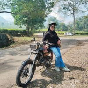 Tanti Lestarii profile icon