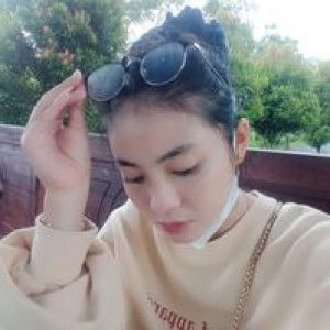 Resty Pratiwi profile icon