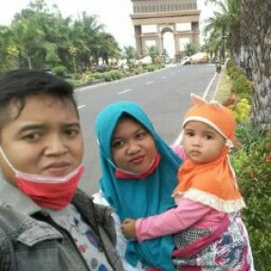 Dwi Ria profile icon