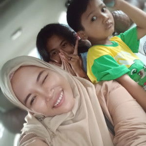 Risqiana Dewi profile icon