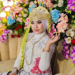 Alinda Eka Puji Rahayu profile icon