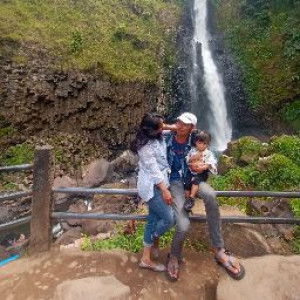 Sri Wahyuni profile icon