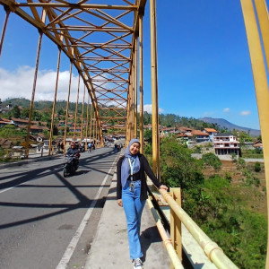 Puput Sri Mulyani profile icon