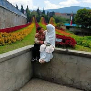 Yeni Triana profile icon