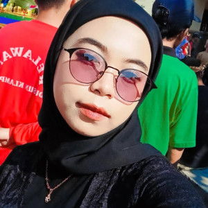 Riza Natalia profile icon